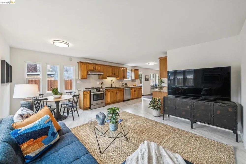 1014 10Th St Oakland, CA 94607