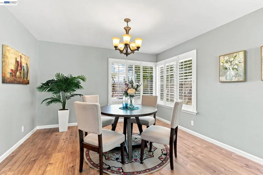 148 Valley Oak Ln Vallejo, CA 94591