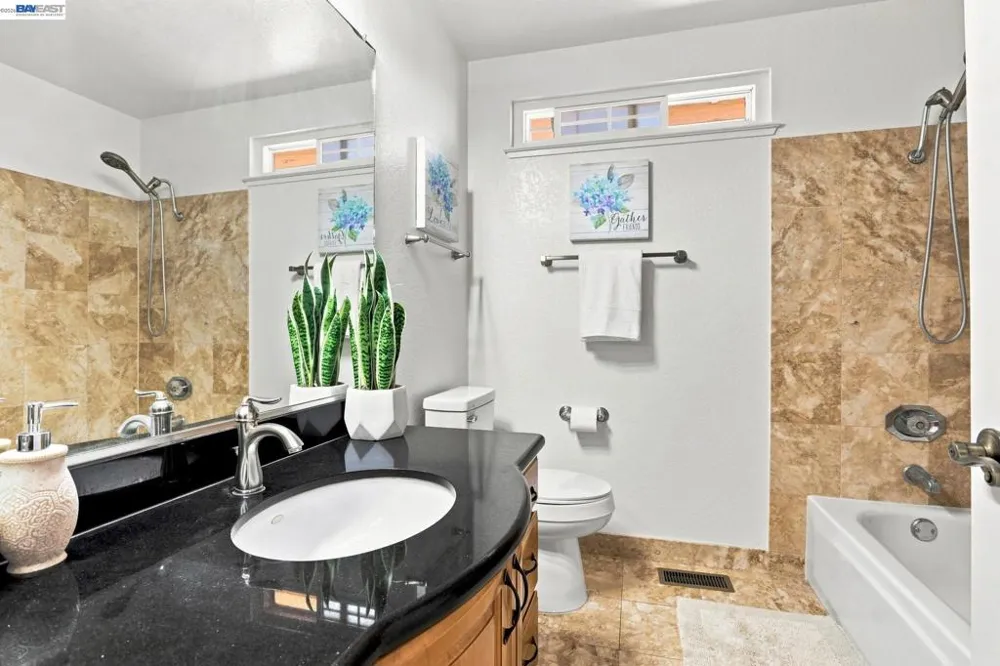 148 Valley Oak Ln Vallejo, CA 94591