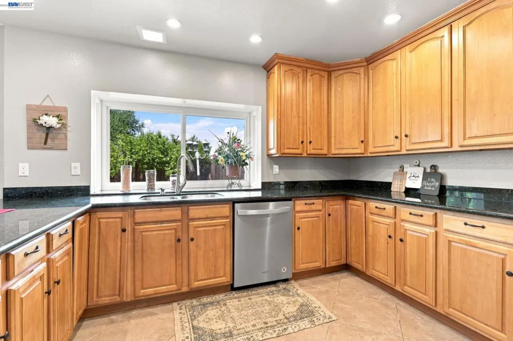 148 Valley Oak Ln Vallejo, CA 94591