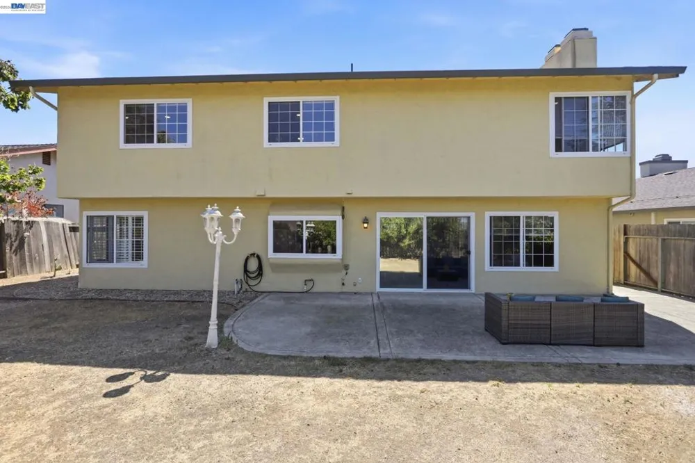 148 Valley Oak Ln Vallejo, CA 94591