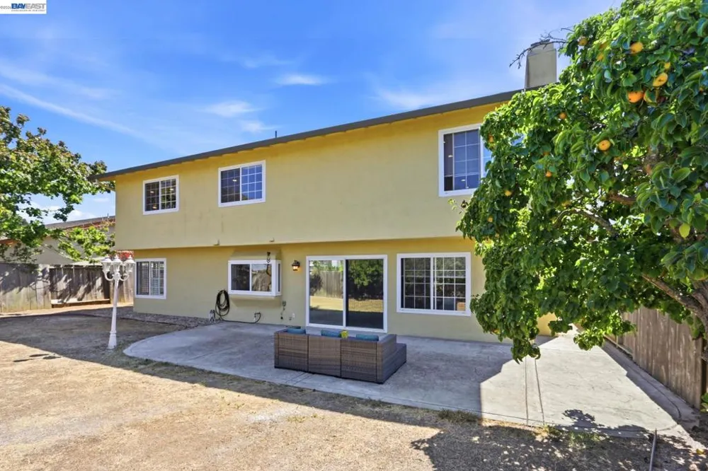 148 Valley Oak Ln Vallejo, CA 94591