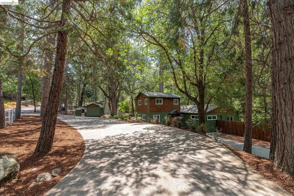 21551 Phoenix Lake Rd Sonora, CA 95370