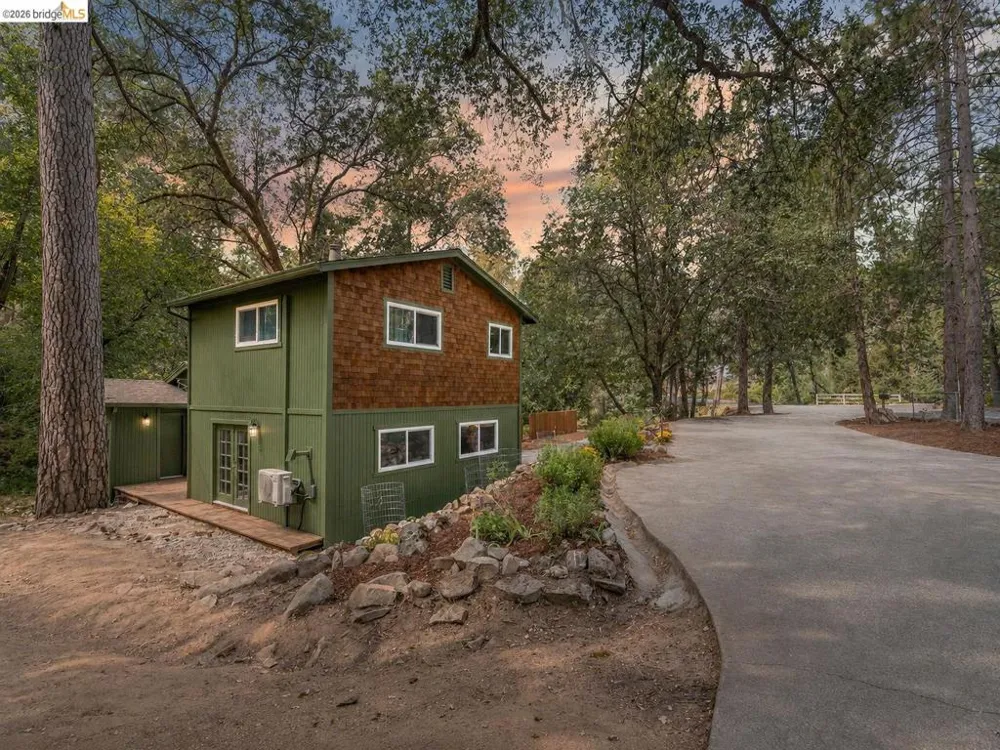 21551 Phoenix Lake Rd Sonora, CA 95370