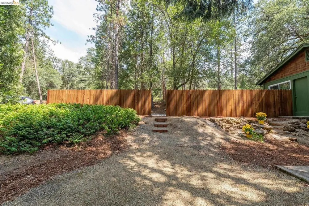 21551 Phoenix Lake Rd Sonora, CA 95370