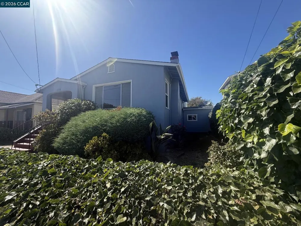 2027 96th ave Oakland, CA 94603