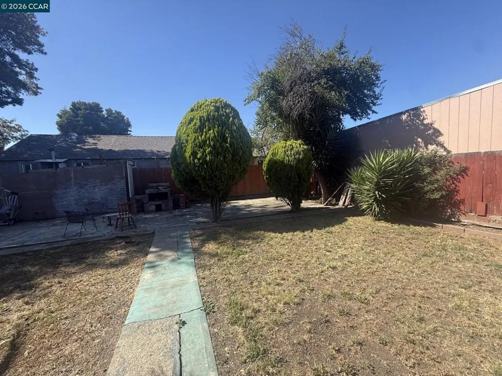 2027 96th ave Oakland, CA 94603