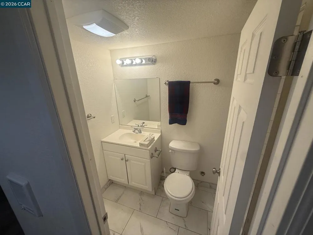 2027 96th ave Oakland, CA 94603