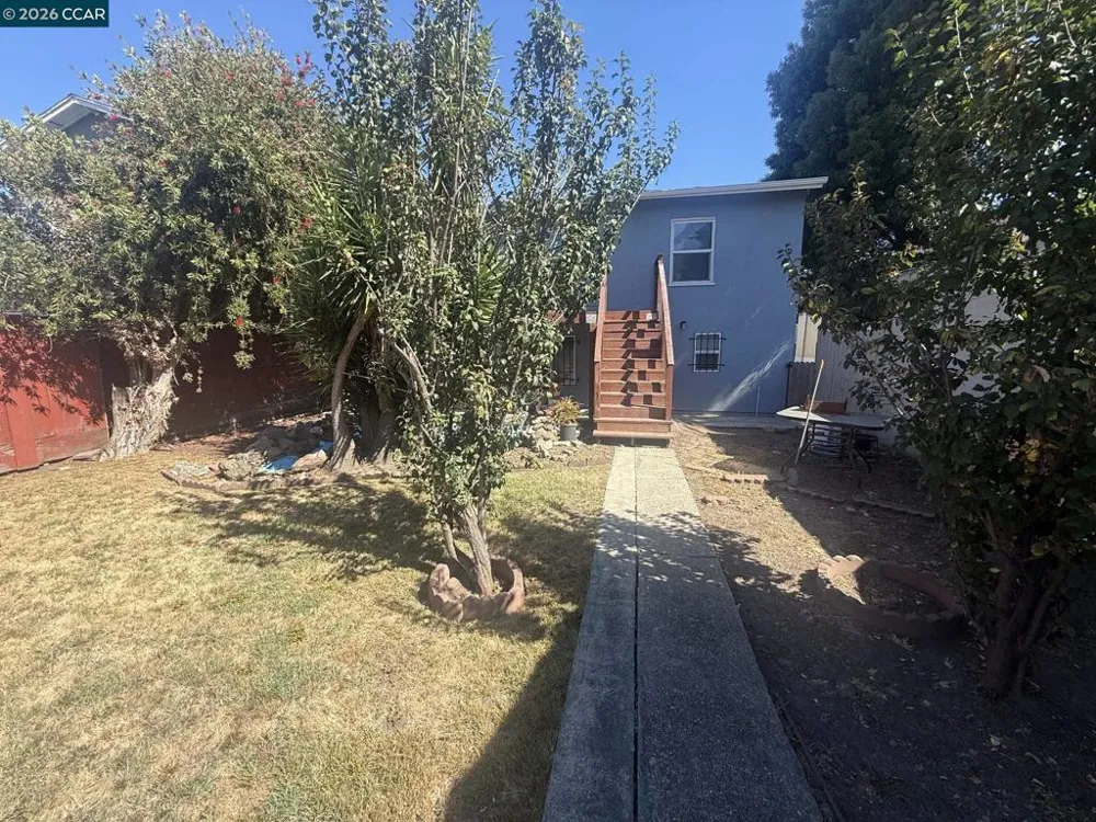 2027 96th ave Oakland, CA 94603