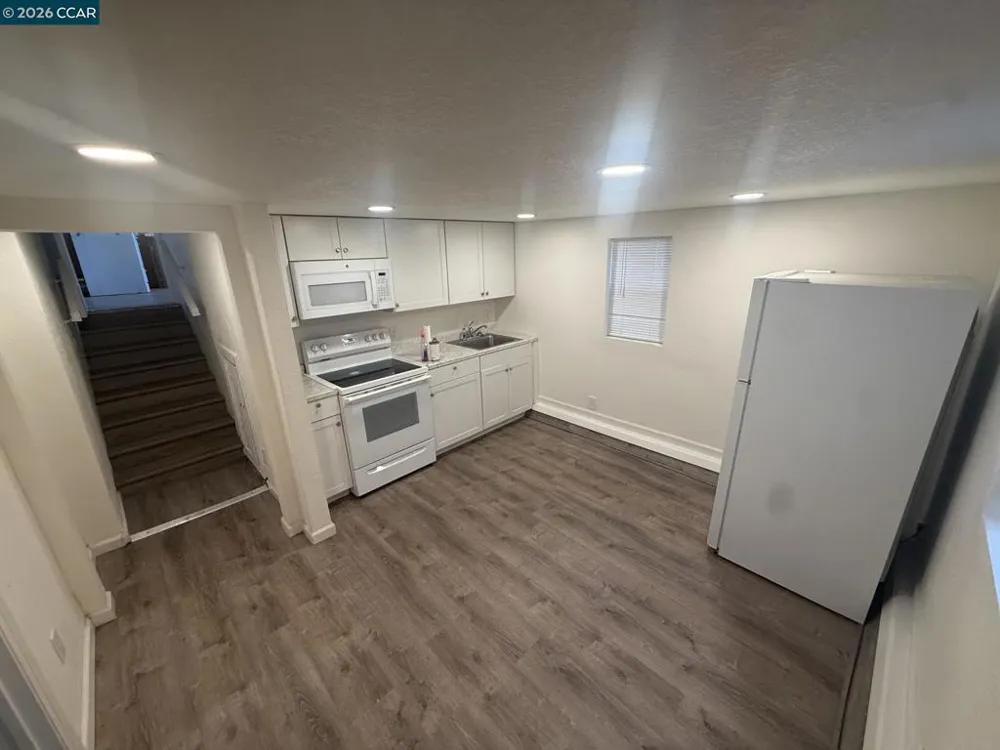 2027 96th ave Oakland, CA 94603