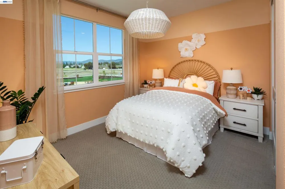386 Caspian Way Napa, CA 94558