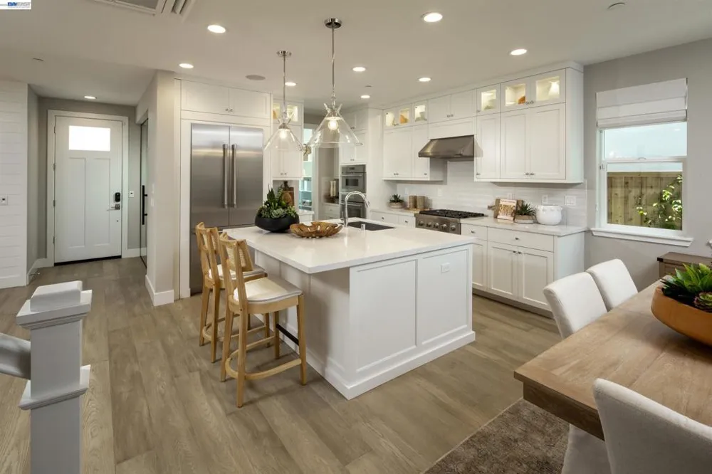 386 Caspian Way Napa, CA 94558