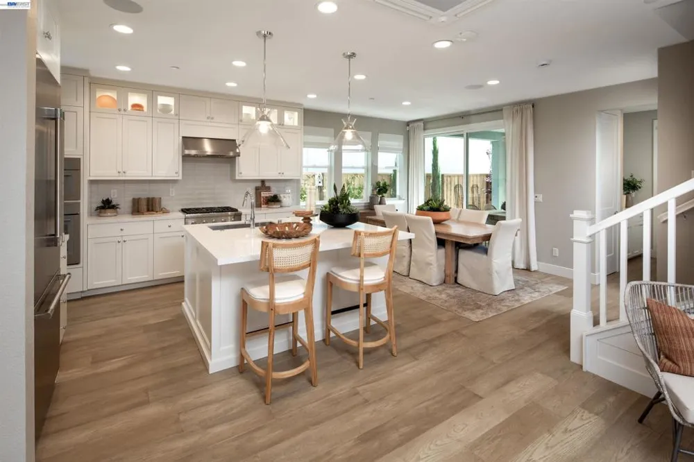 386 Caspian Way Napa, CA 94558