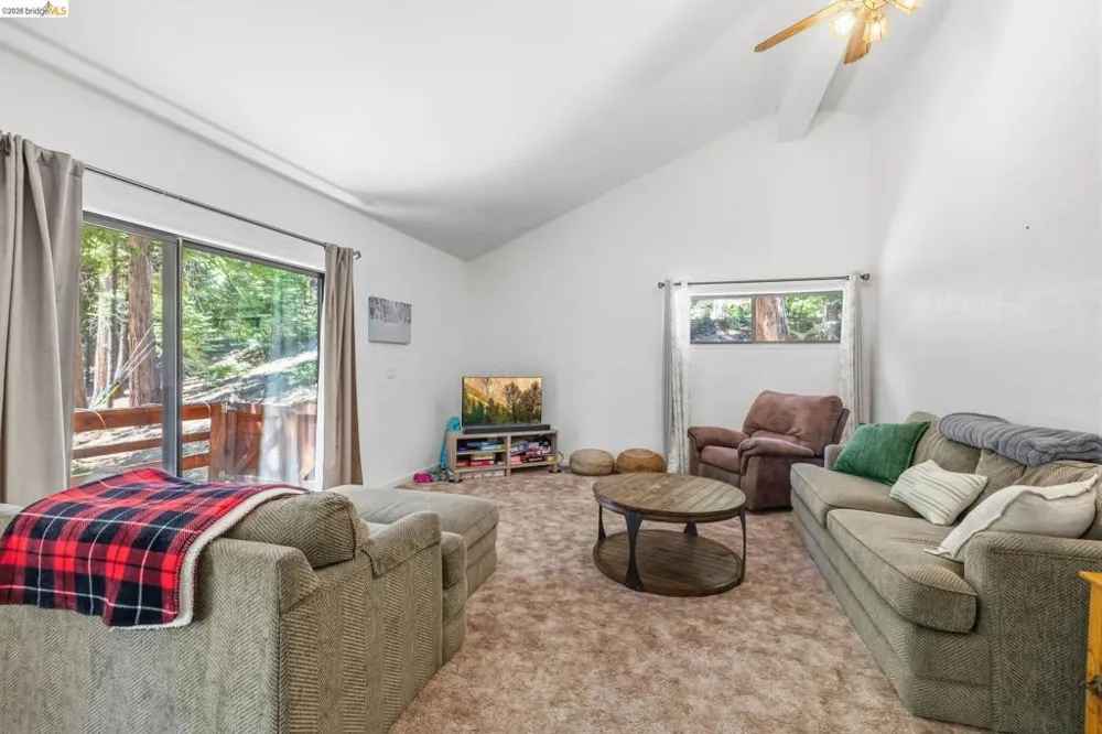 29576 Lassen Dr Cold Springs, CA 95335
