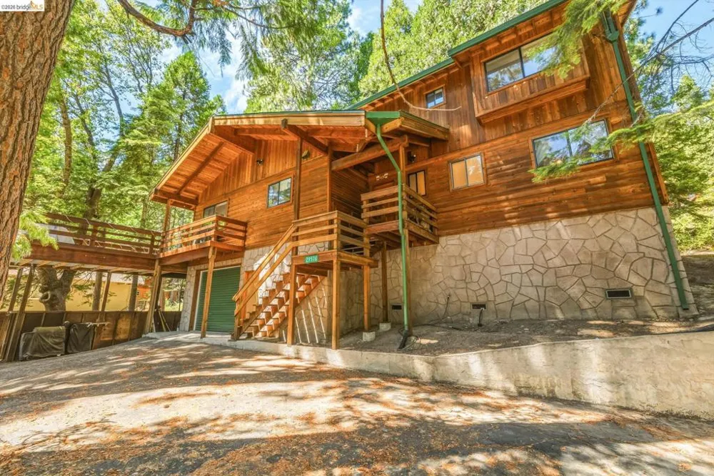 29576 Lassen Dr Cold Springs, CA 95335