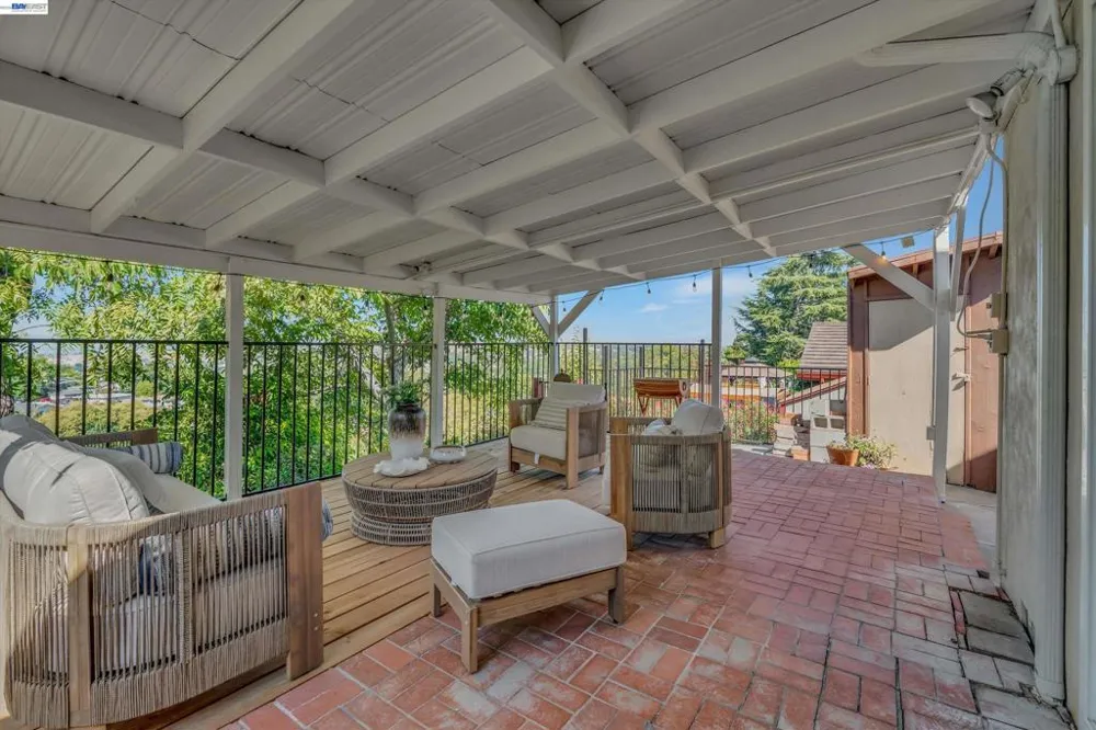 327 Kingston Ave Martinez, CA 94553