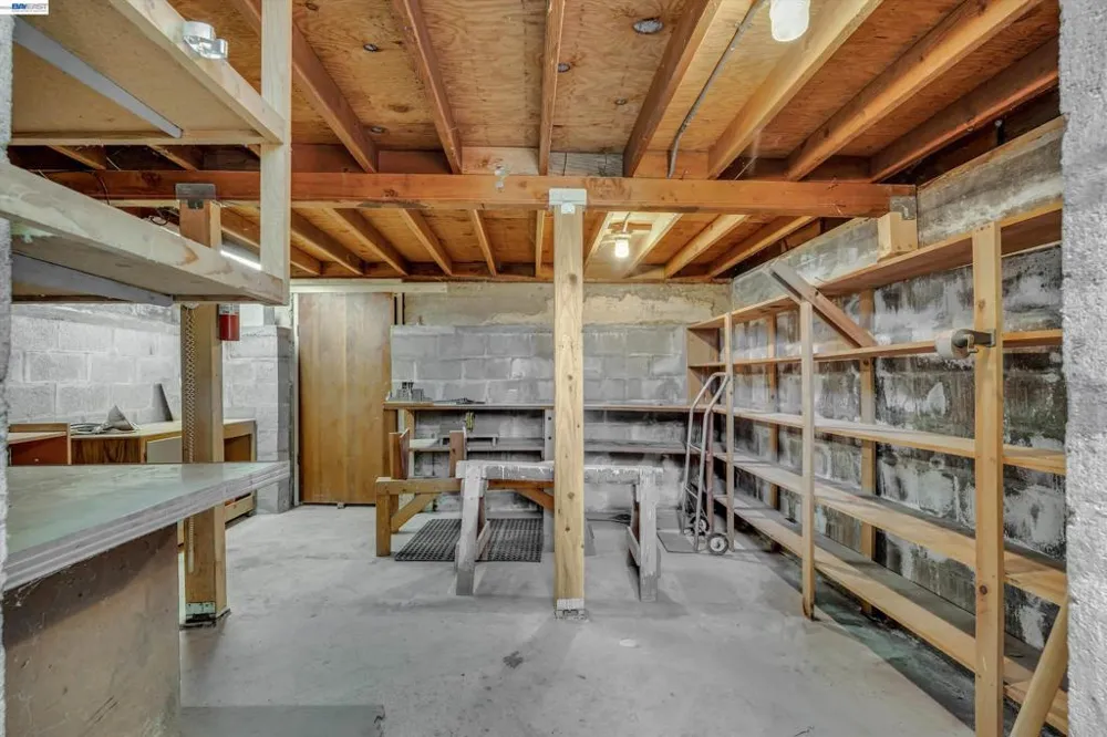 327 Kingston Ave Martinez, CA 94553