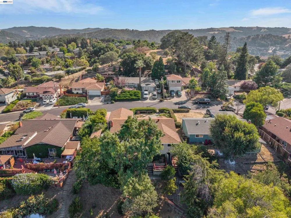 327 Kingston Ave Martinez, CA 94553