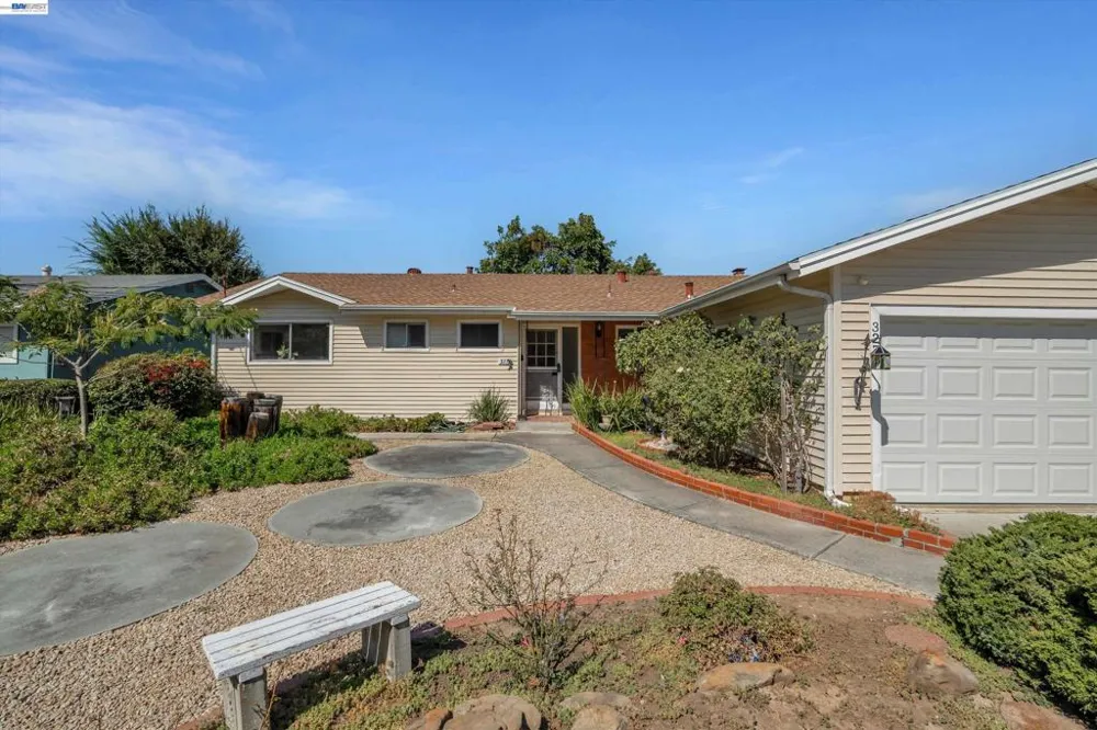327 Kingston Ave Martinez, CA 94553