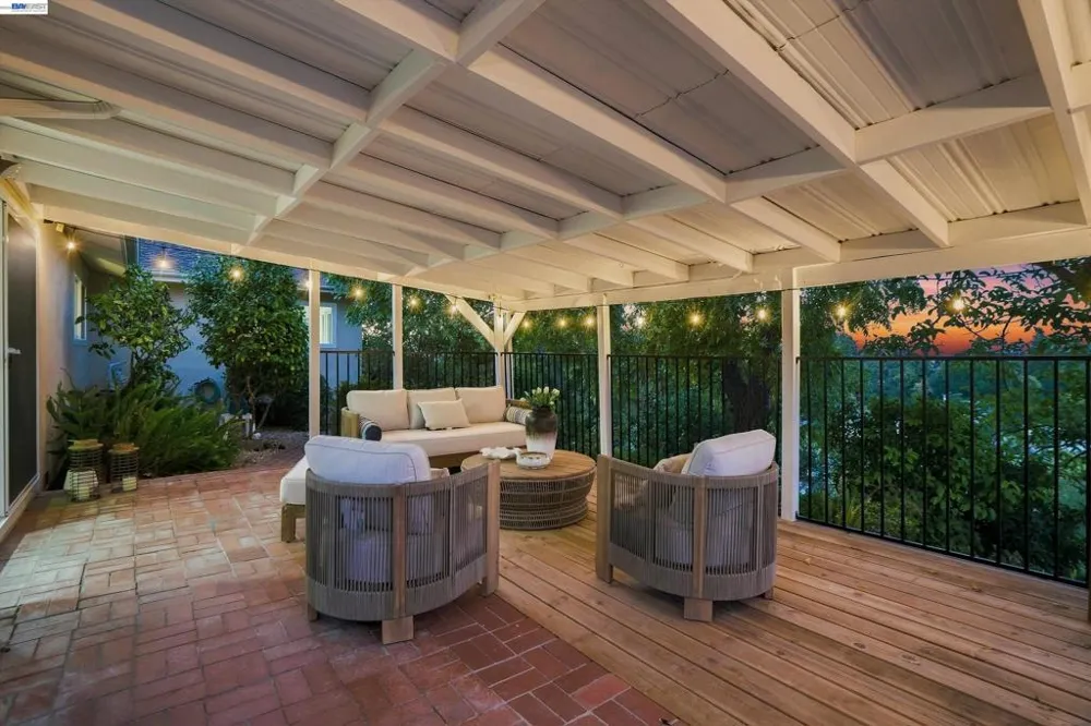 327 Kingston Ave Martinez, CA 94553