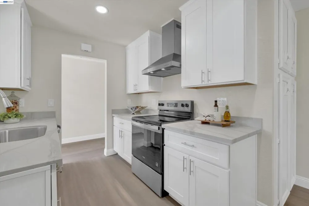 327 Kingston Ave Martinez, CA 94553
