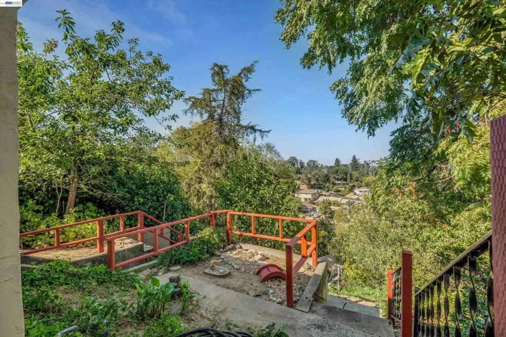 327 Kingston Ave Martinez, CA 94553