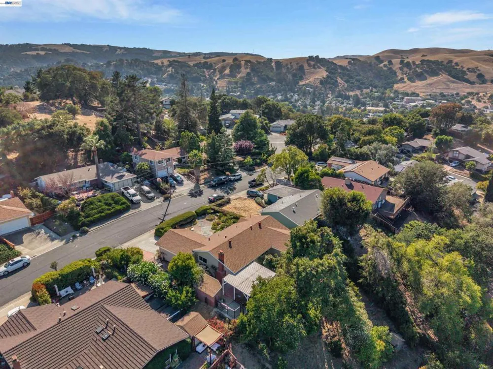 327 Kingston Ave Martinez, CA 94553