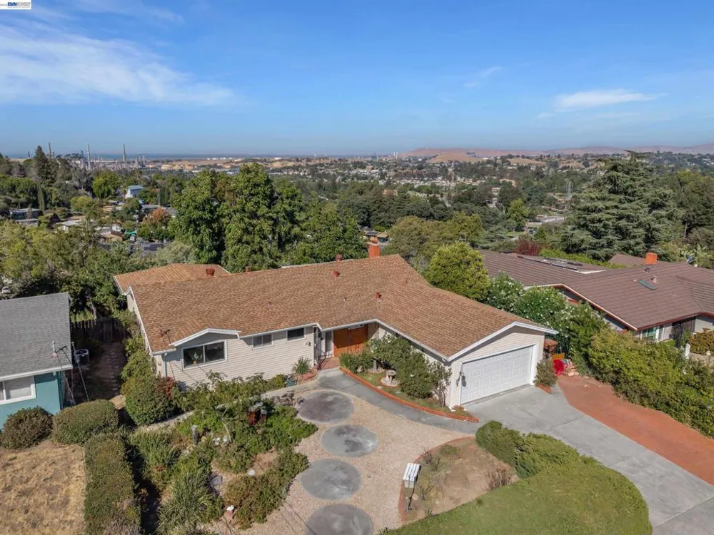 327 Kingston Ave Martinez, CA 94553