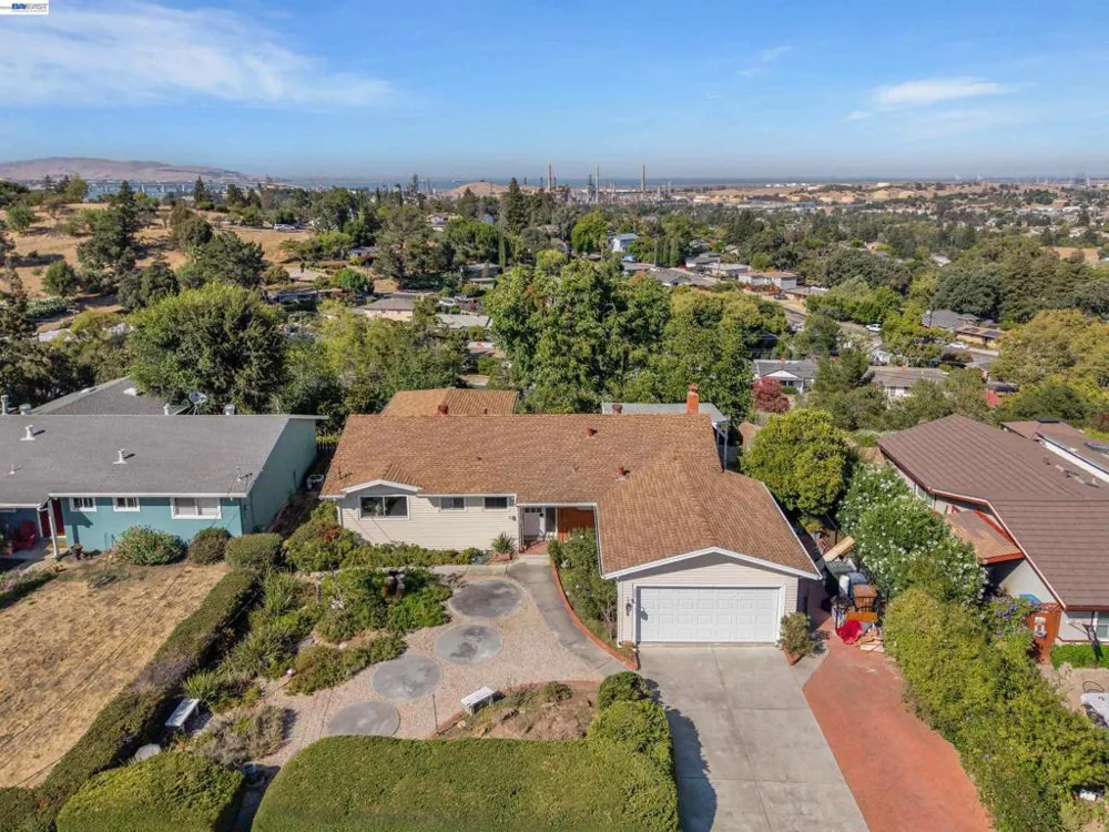 327 Kingston Ave Martinez, CA 94553