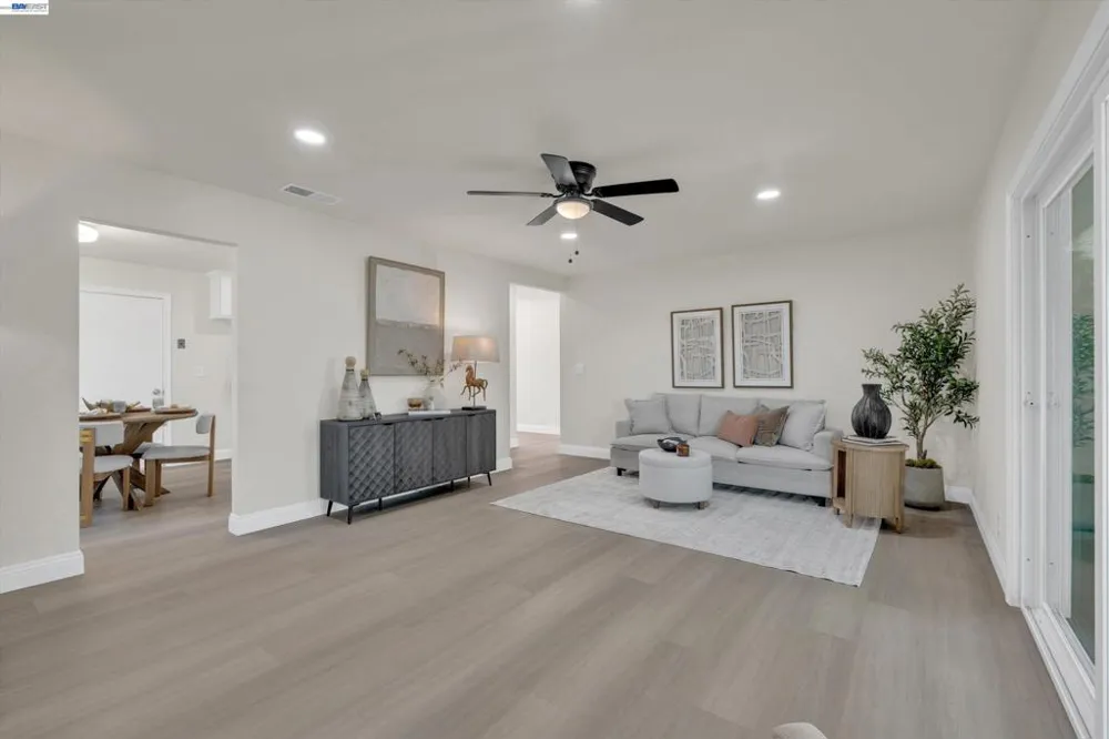 327 Kingston Ave Martinez, CA 94553