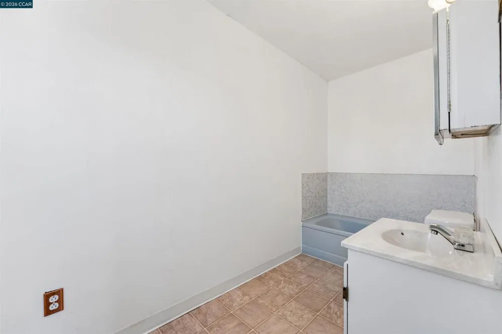 128 Marks Blvd Pittsburg, CA 94565