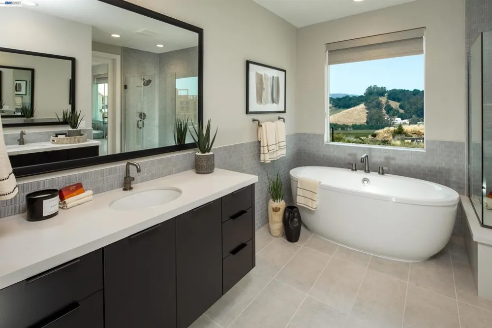 349 Currant Drive Napa, CA 94558