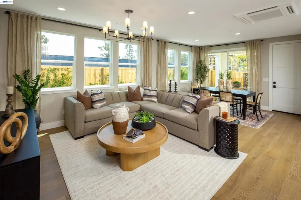 349 Currant Drive Napa, CA 94558