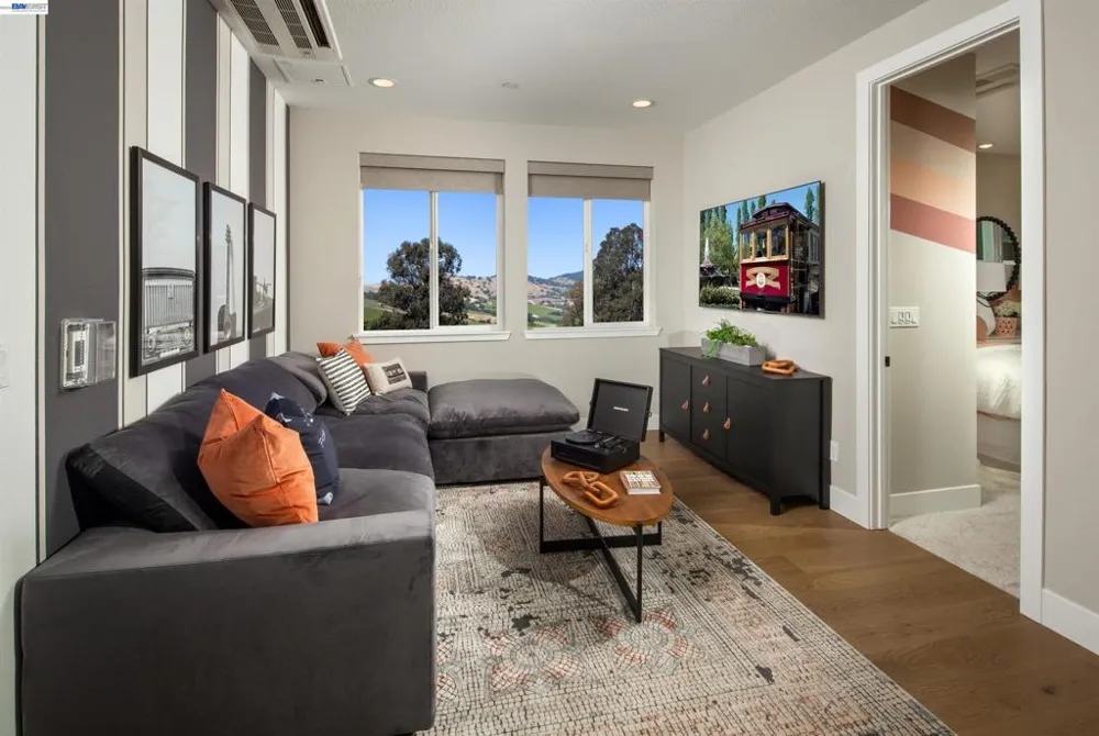 349 Currant Drive Napa, CA 94558