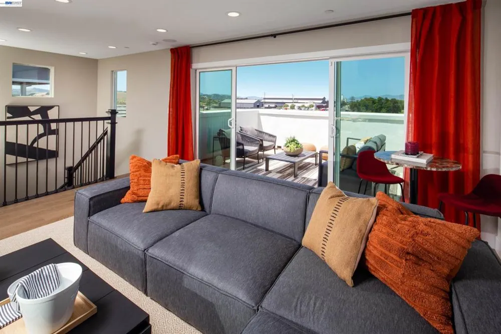 349 Currant Drive Napa, CA 94558