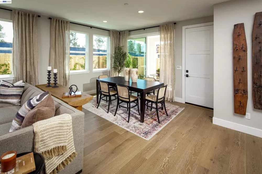 349 Currant Drive Napa, CA 94558
