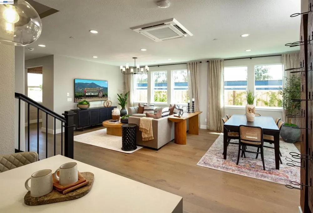 349 Currant Drive Napa, CA 94558