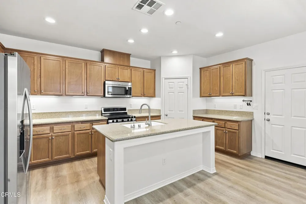 3145 Lisbon Lane Oxnard, CA 93036