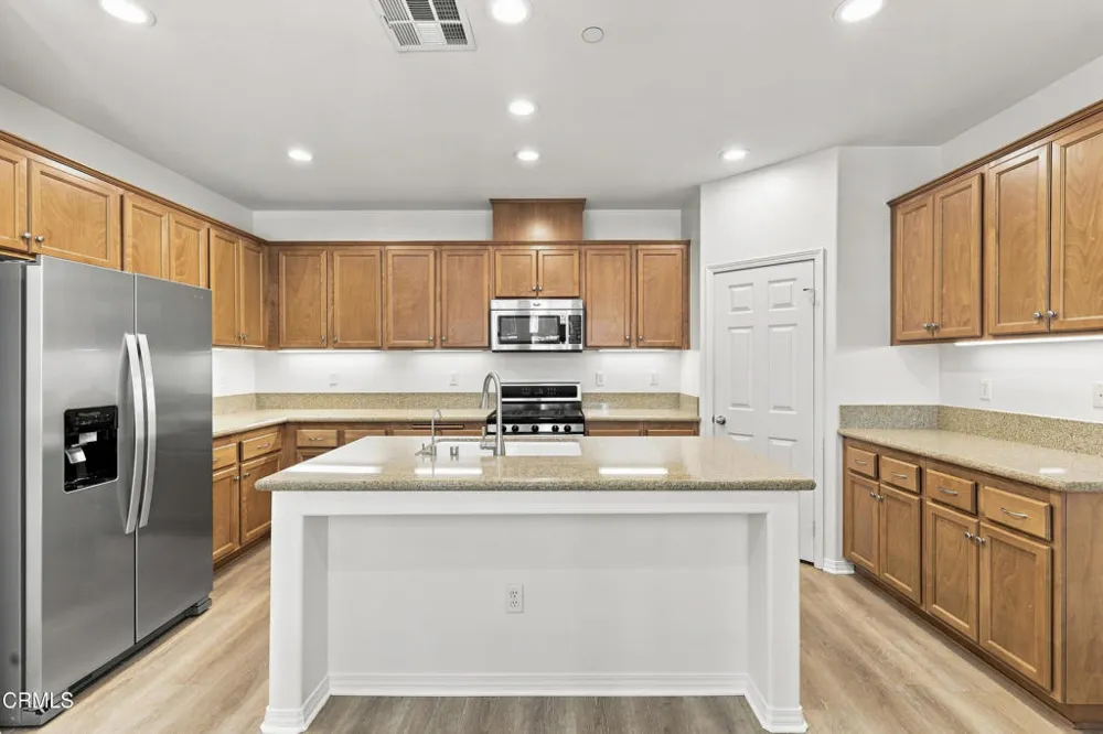 3145 Lisbon Lane Oxnard, CA 93036