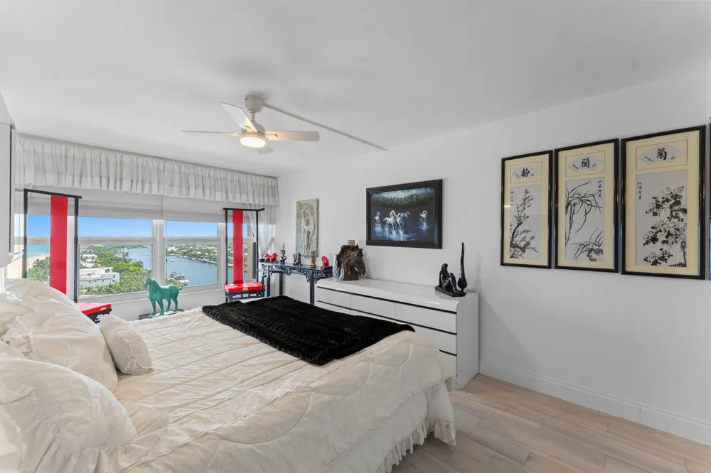 1021 HILLSBORO MILE #PH3 Hillsboro Beach, FL 33062