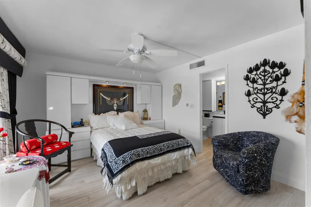 1021 HILLSBORO MILE #PH3 Hillsboro Beach, FL 33062