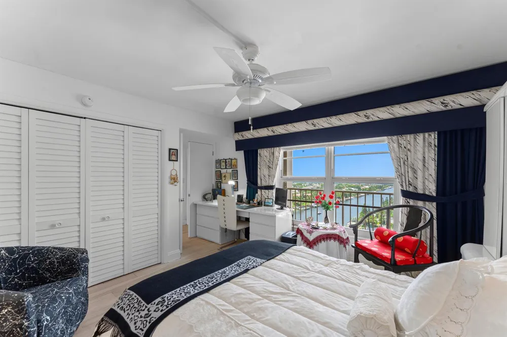 1021 HILLSBORO MILE #PH3 Hillsboro Beach, FL 33062