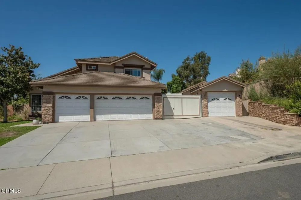 1472 La Culebra Circle Camarillo, CA 93012