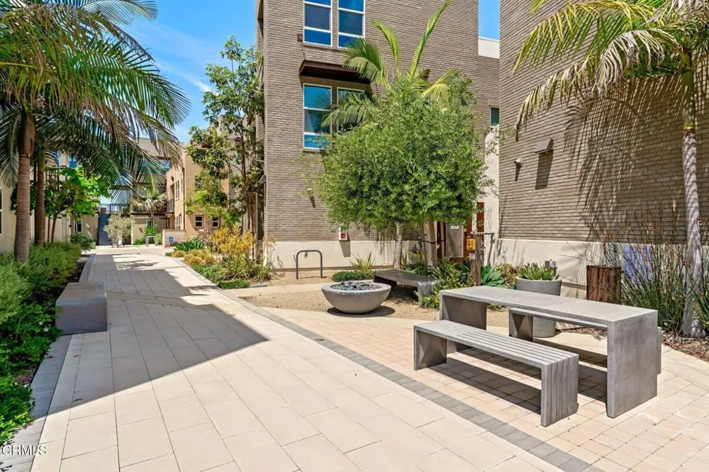 1244 E Thompson Boulevard #101 Ventura, CA 93001