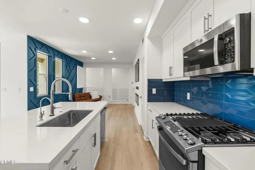 1244 E Thompson Boulevard #101 Ventura, CA 93001