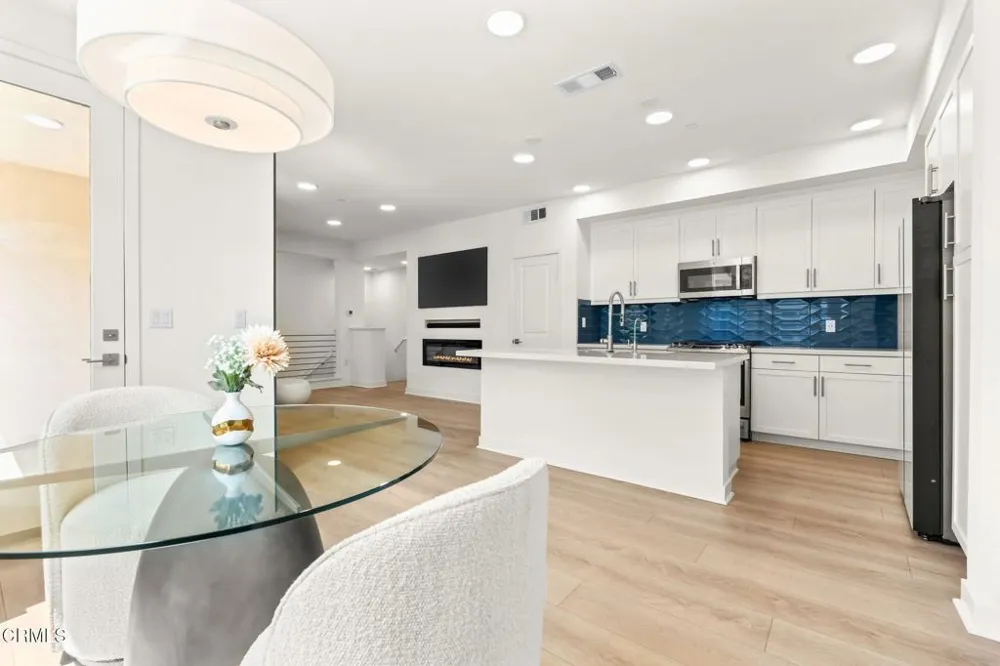 1244 E Thompson Boulevard #101 Ventura, CA 93001