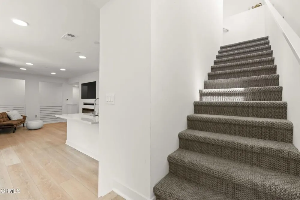 1244 E Thompson Boulevard #101 Ventura, CA 93001