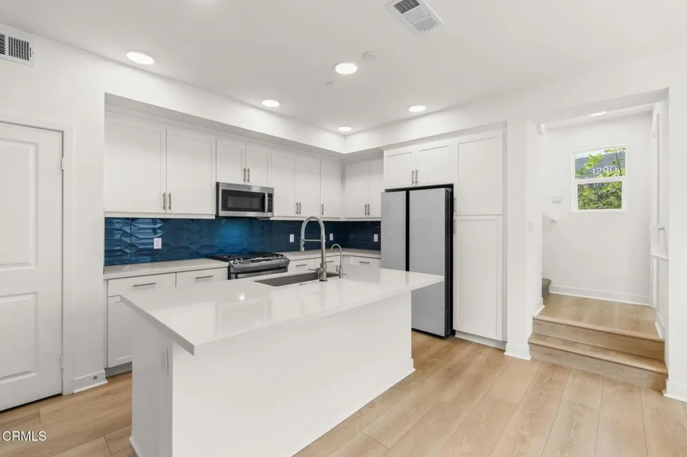 1244 E Thompson Boulevard #101 Ventura, CA 93001