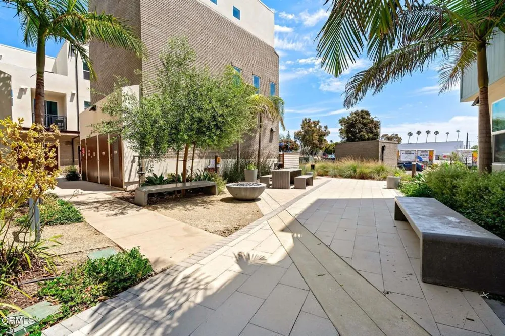 1244 E Thompson Boulevard #101 Ventura, CA 93001