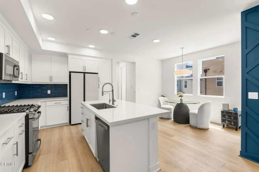 1244 E Thompson Boulevard #101 Ventura, CA 93001